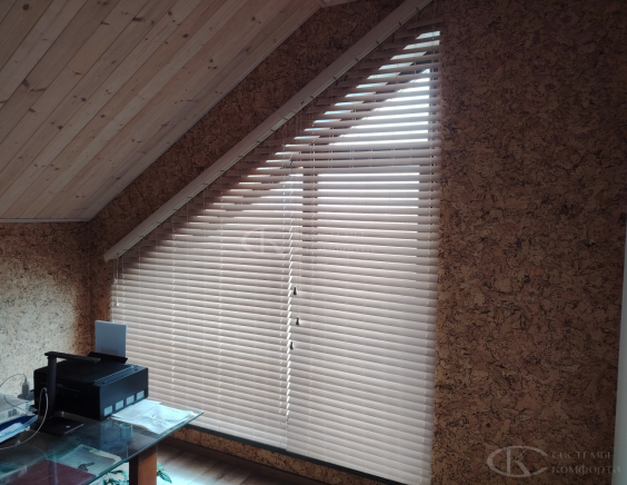 Портфолио жалюзи на треугольные окна